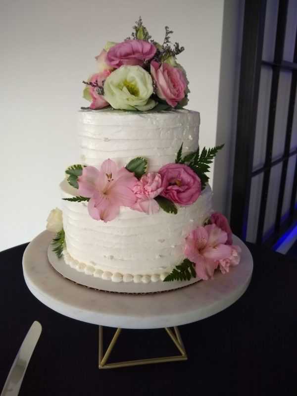 White Wedding Cake - Image 2