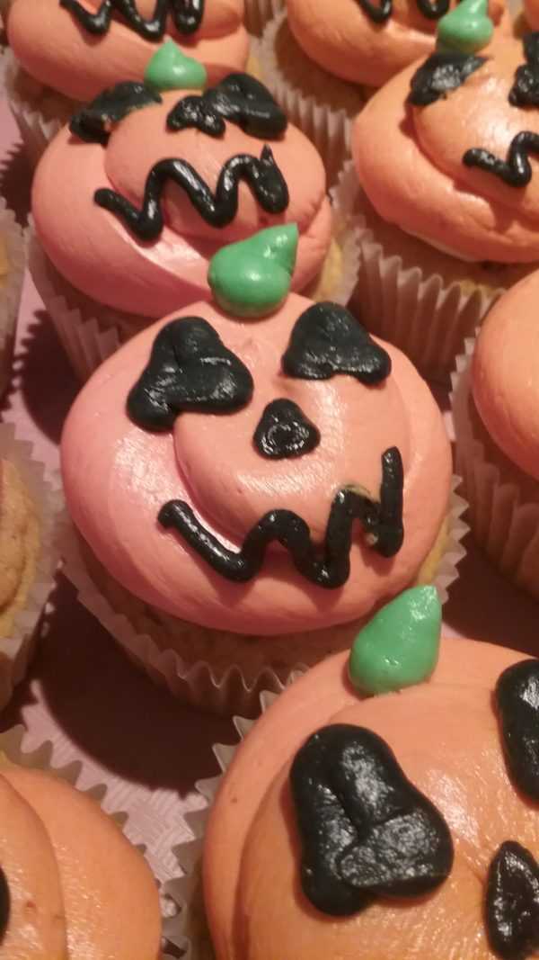 Jack-o-Lantern Cupcakes