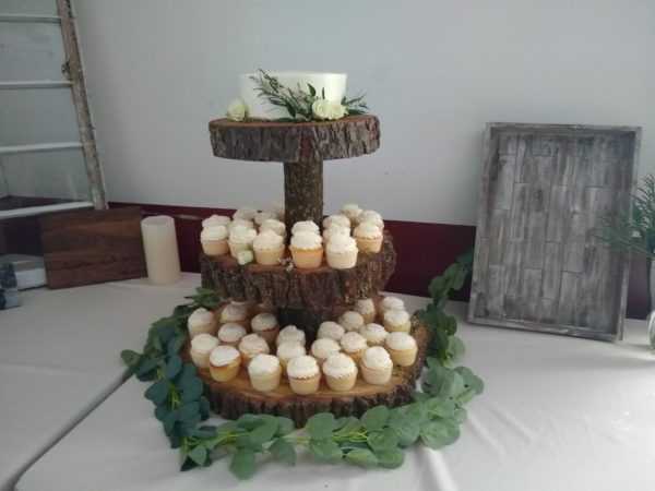 Rustic Greenery Wedding Cupcakes