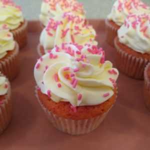 Raspberry White Chocolate Cupcakes