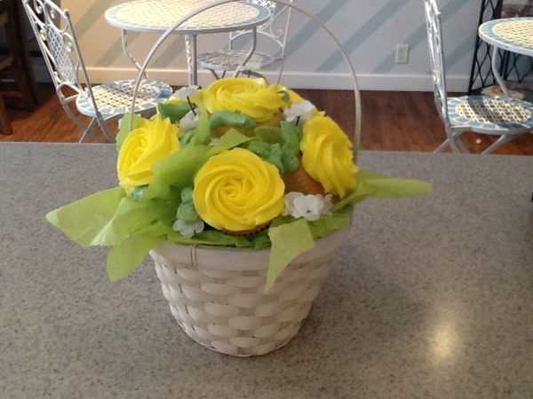 Cupcake Bouquet Basket