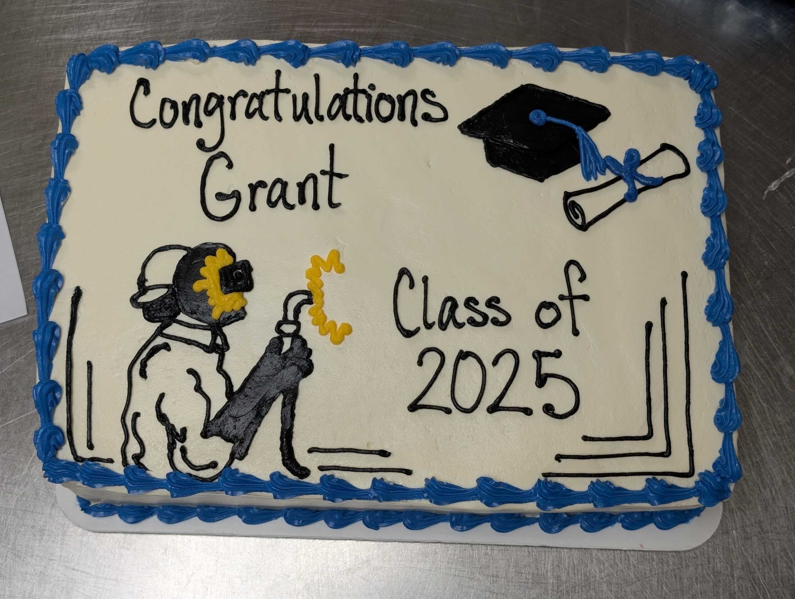 PXL 20250614 114813203.PORTRAIT.ORIGINAL scaled Trade/welding Graduation cake